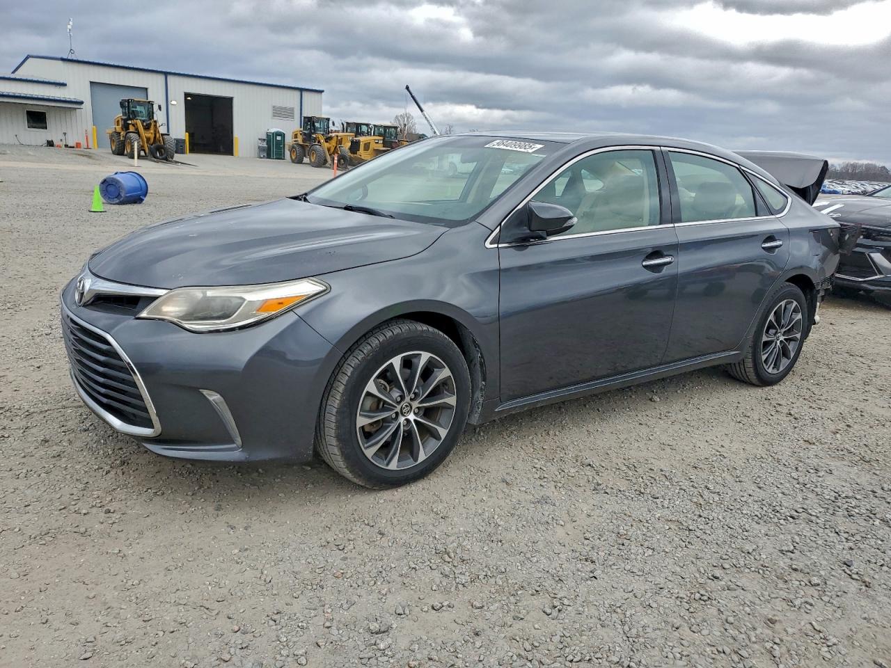 Toyota Avalon Xle Image 1