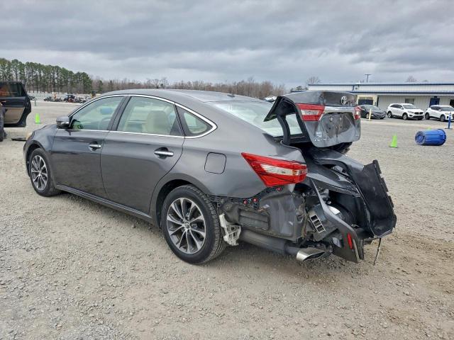 Toyota Avalon Xle Image 9