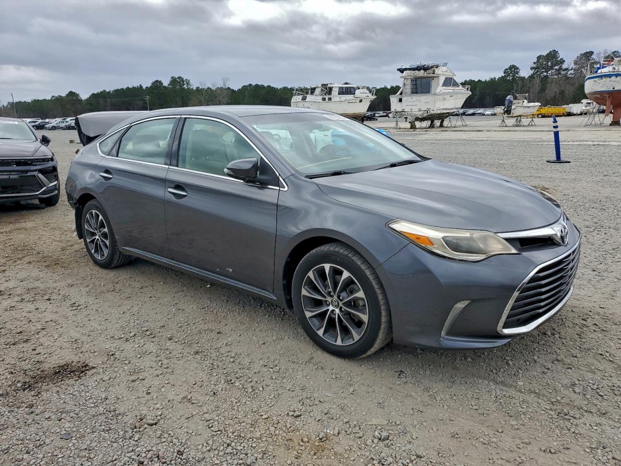 Toyota Avalon Xle Image 7