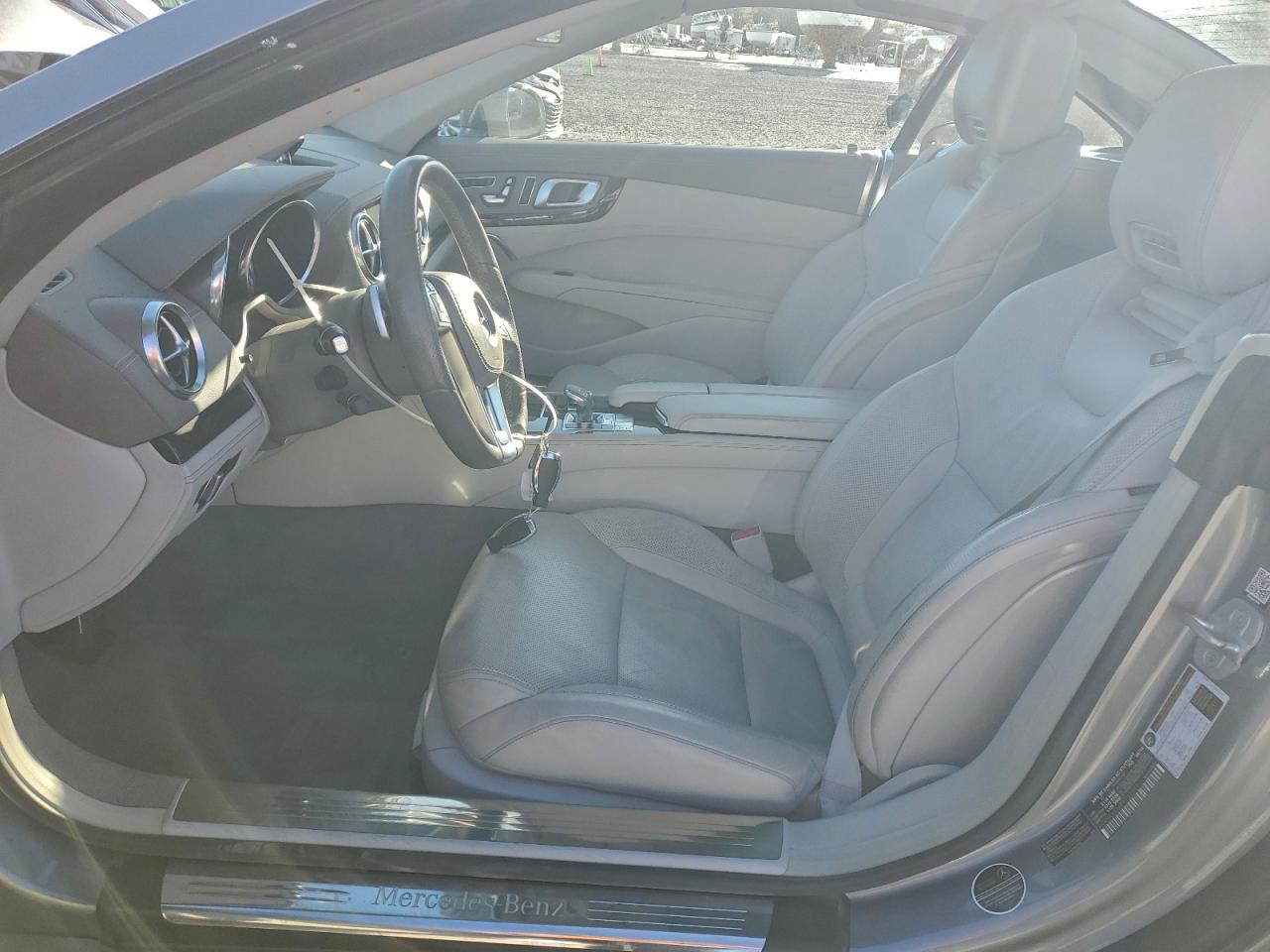 Mercedes-Benz S-Class 400 Image 9