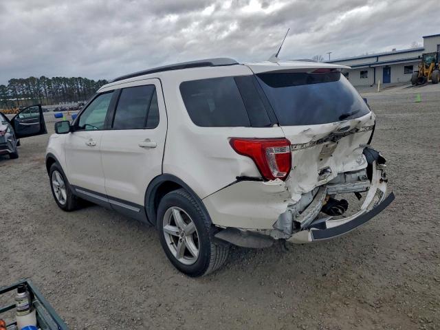 Ford Explorer Xlt Image 11