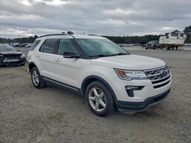 Ford Explorer Xlt Image 8