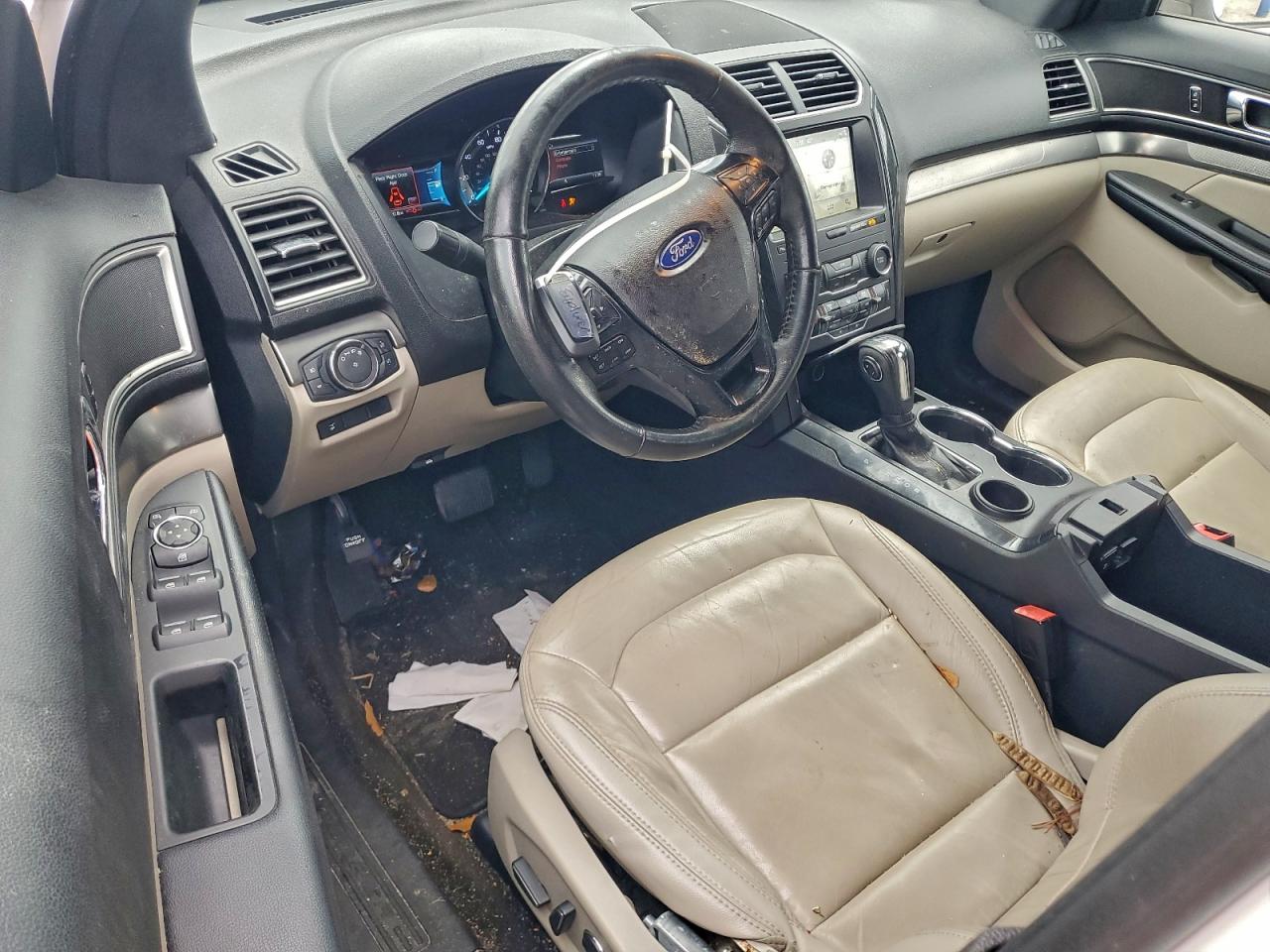 Ford Explorer Xlt Image 4