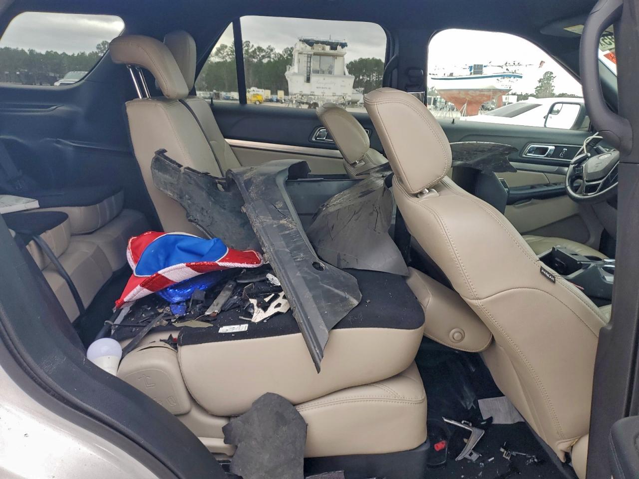 Ford Explorer Xlt Image 10