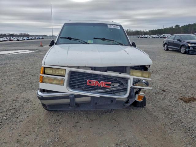 GMC Suburban K1500 Image 2