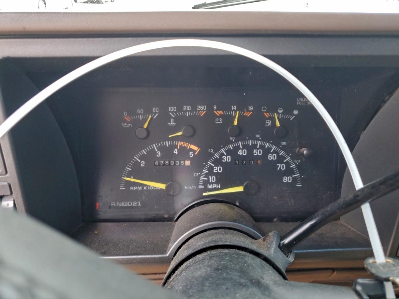 GMC Suburban K1500 Image 5