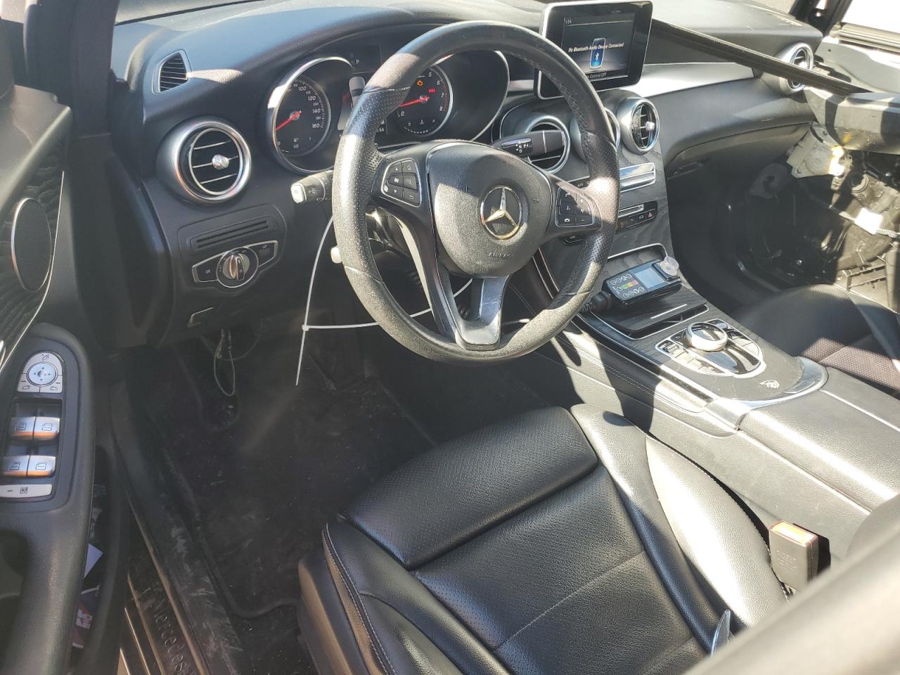 Mercedes-Benz GLC 300 Image 12