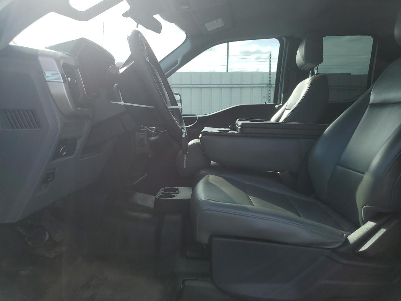 Ford F-150 Super Cab Image 4