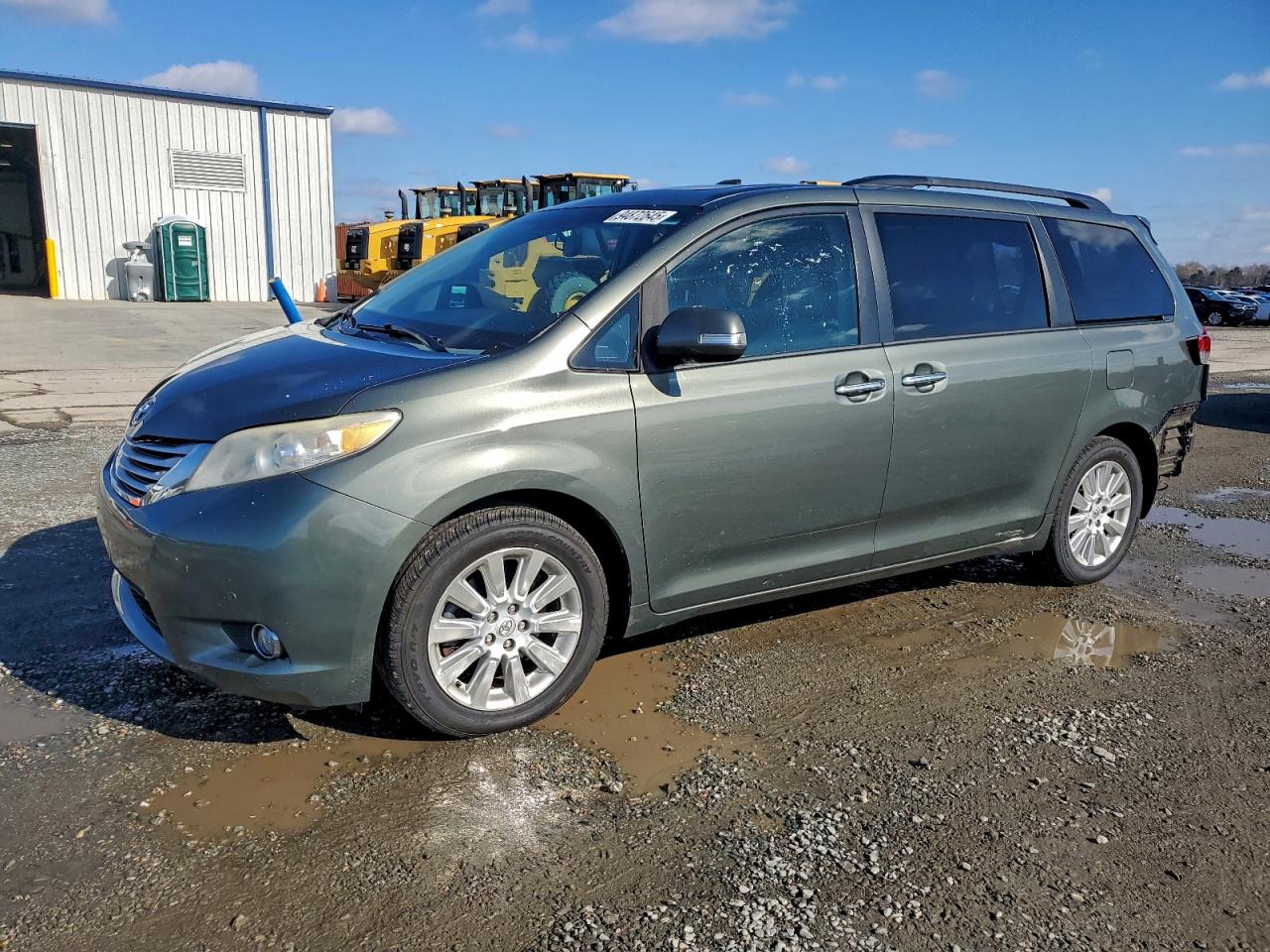 Toyota Sienna Xle Image 1