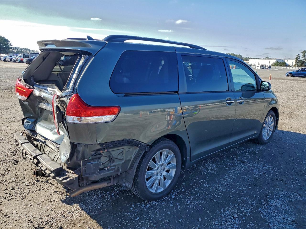 Toyota Sienna Xle Image 9