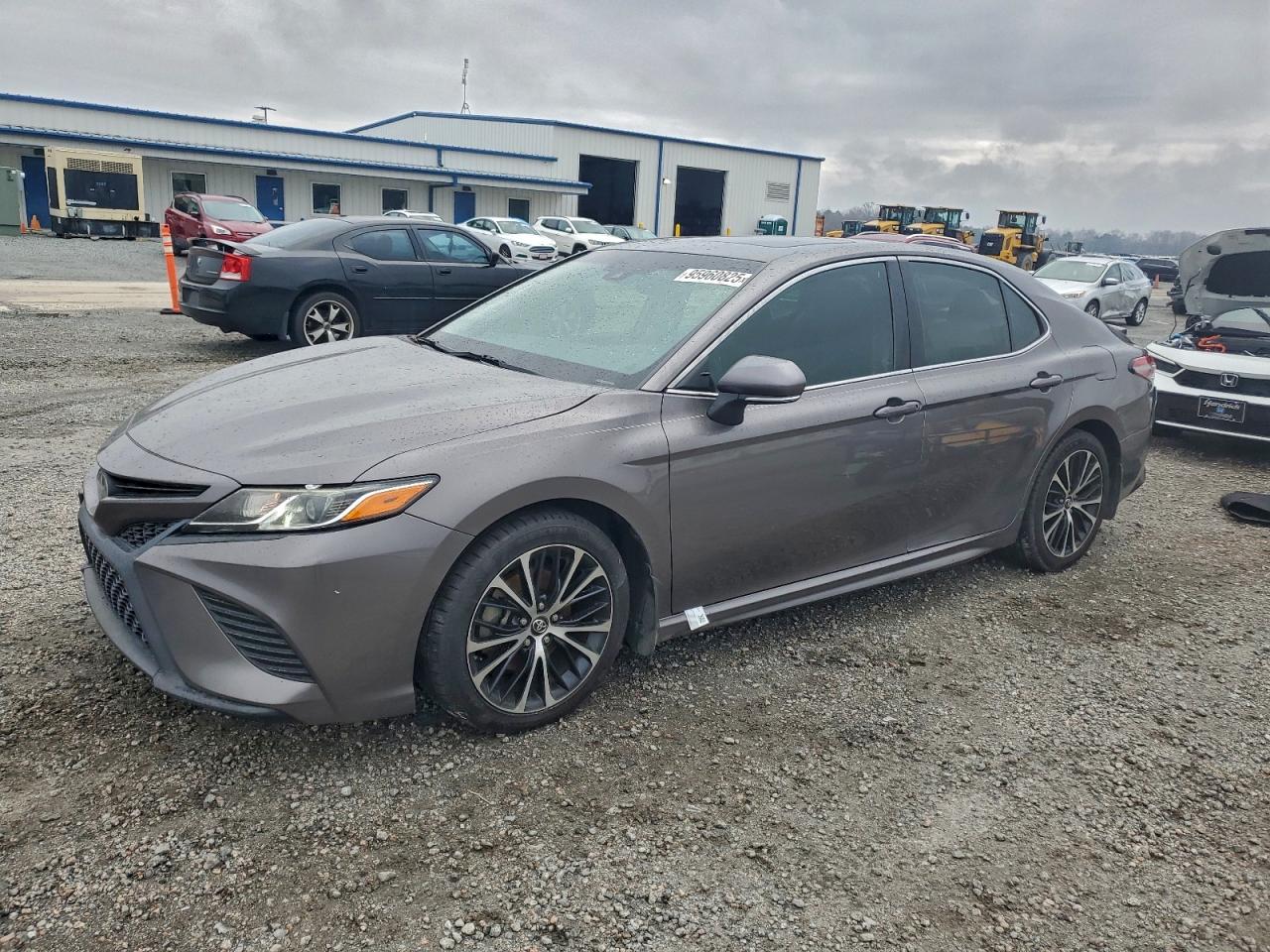 Toyota Camry L Image 1