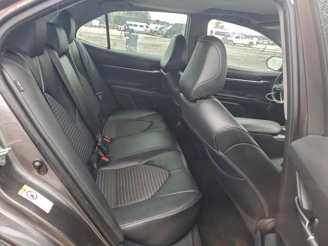 Toyota Camry L Image 11