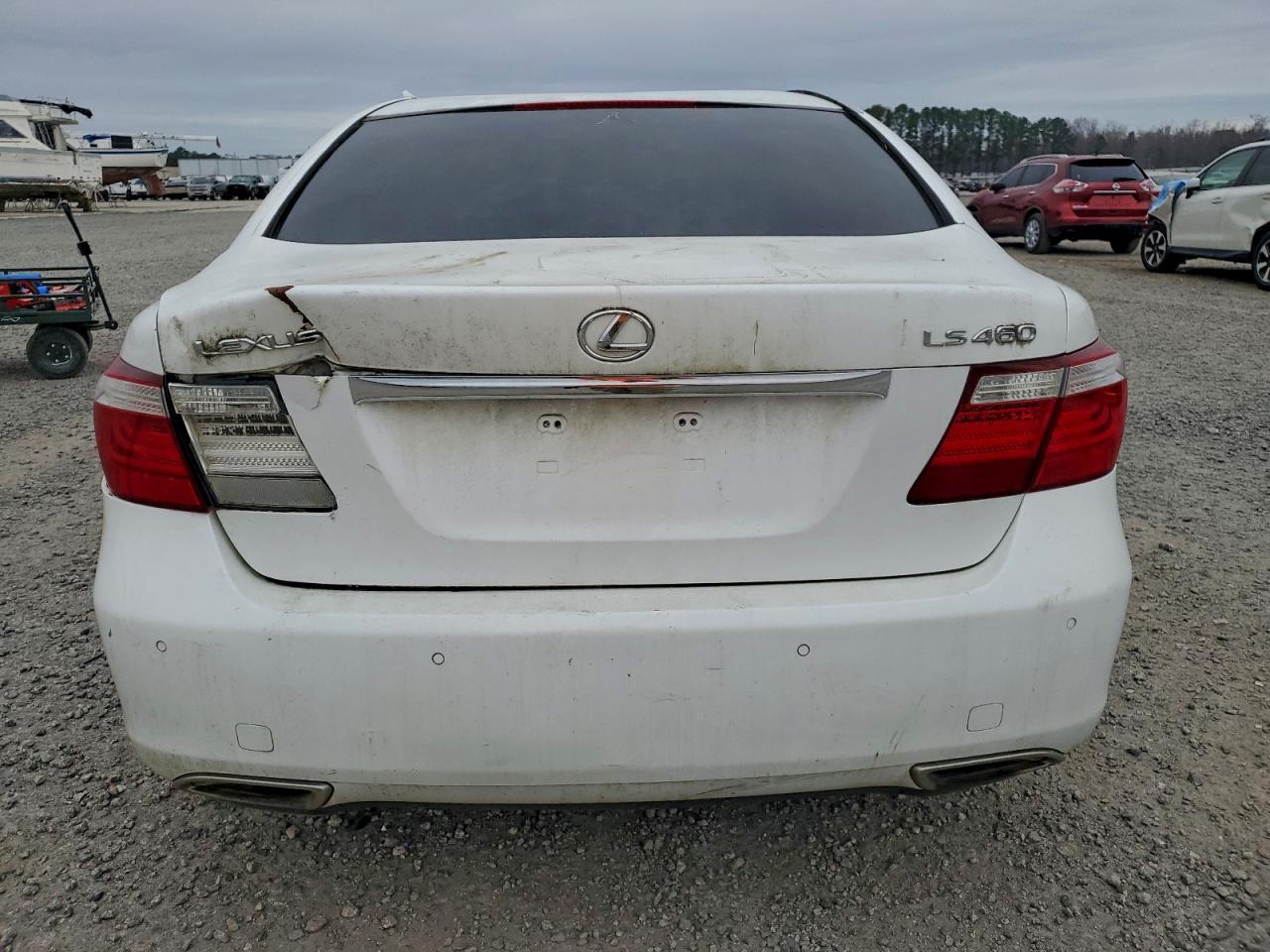 Lexus LS 460 Image 12