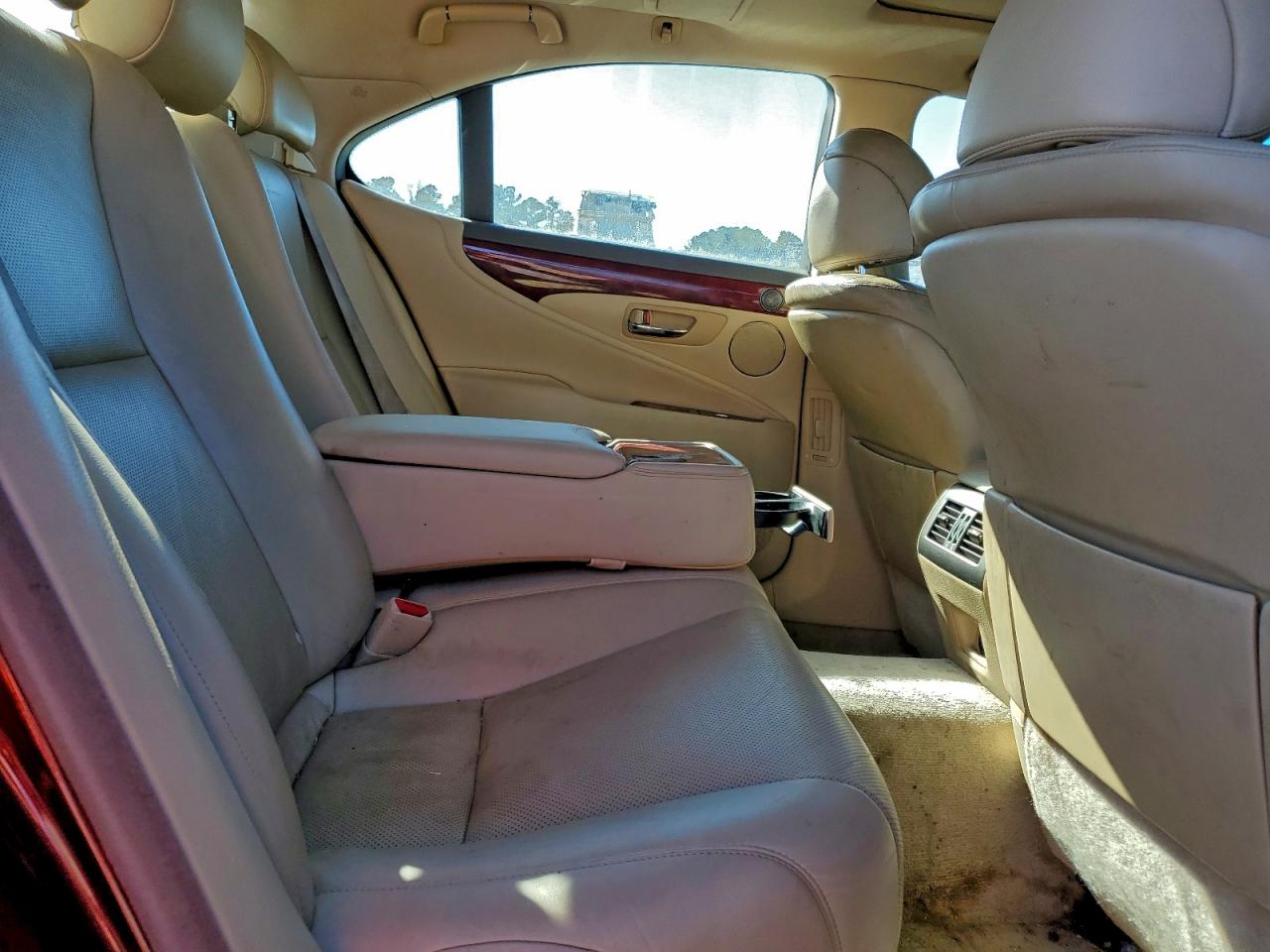 Lexus LS 460 Image 12