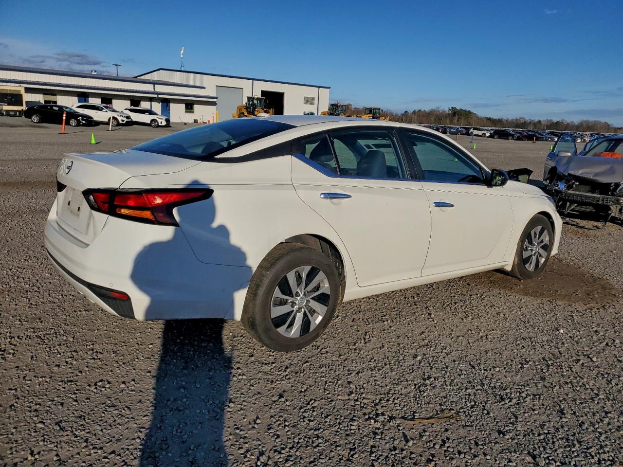 Nissan Altima S Image 2