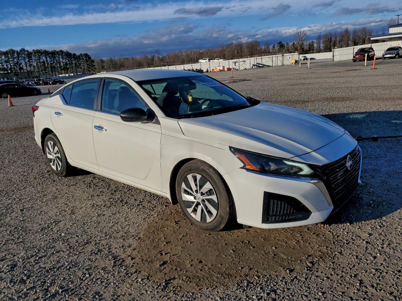 Nissan Altima S Image 4