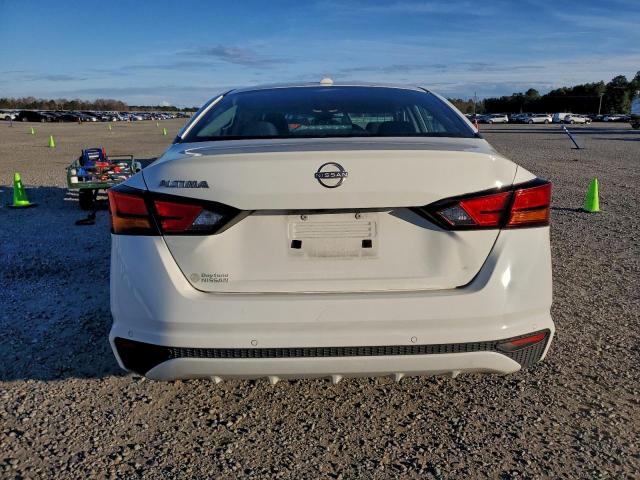 Nissan Altima S Image 12