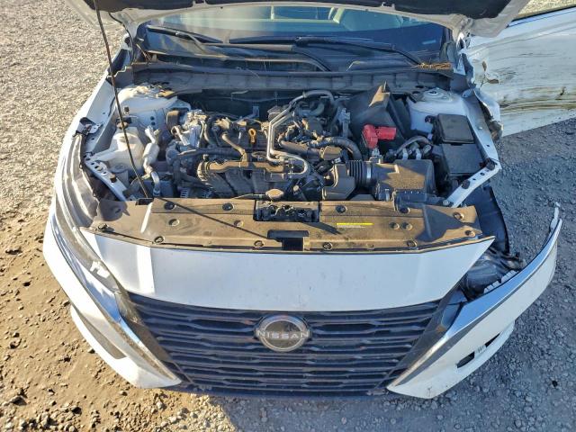 Nissan Altima S Image 9