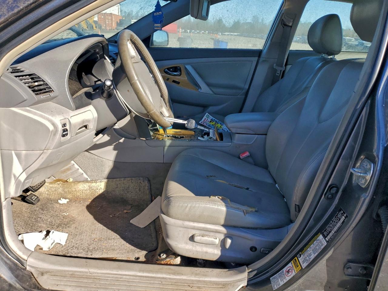 Toyota Camry Ce Image 12