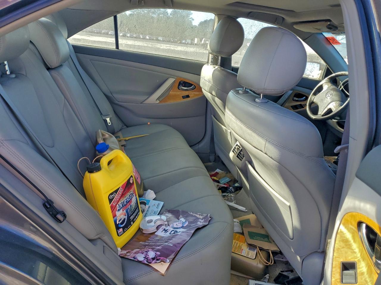 Toyota Camry Ce Image 9