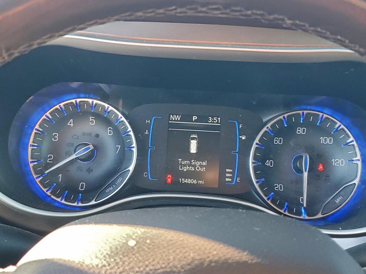 Chrysler Pacifica Touring L Image 5