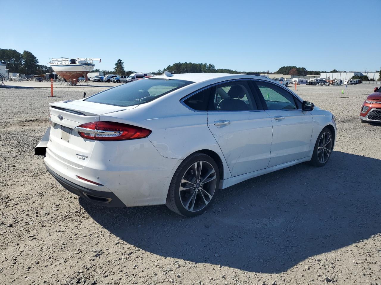 Ford Fusion Titanium Image 3
