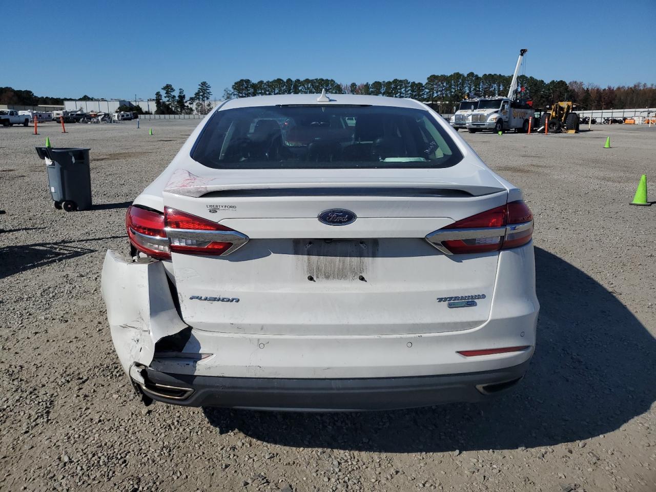 Ford Fusion Titanium Image 10