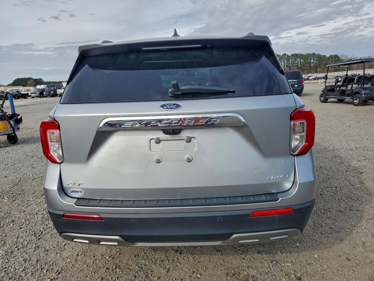 Ford Explorer Xlt Image 11