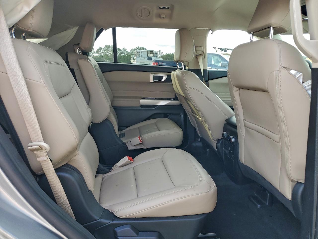 Ford Explorer Xlt Image 12