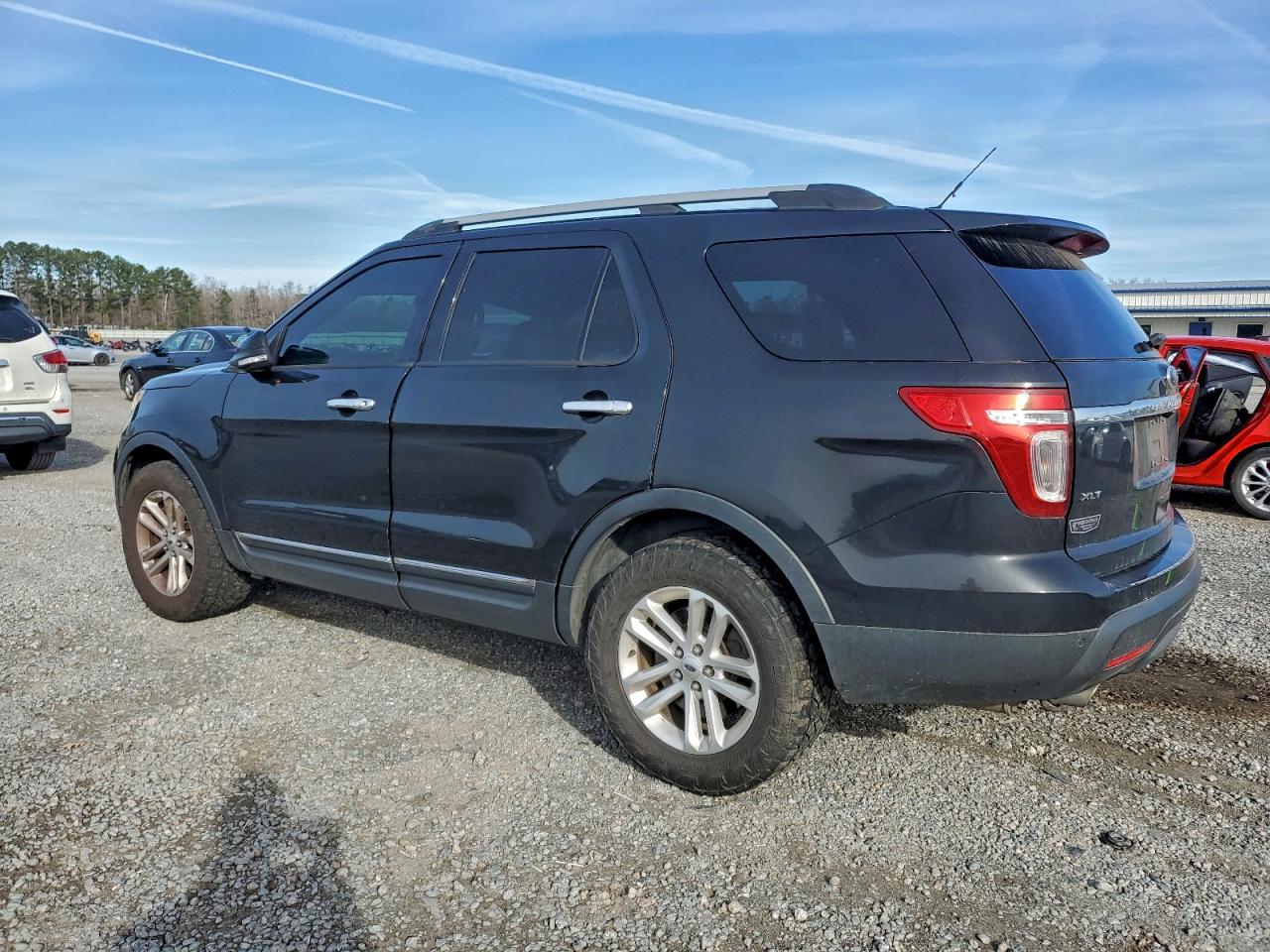Ford Explorer Xlt Image 6