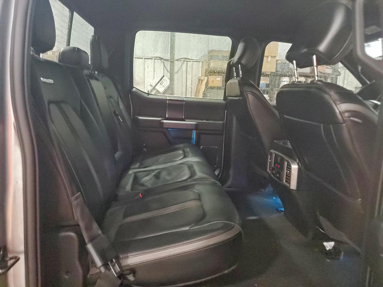 Ford F-150 Supercrew Image 6