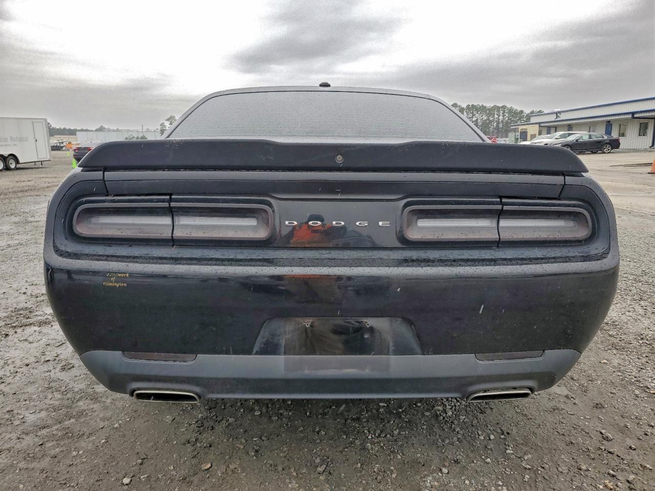 Dodge Challenger Sxt Image 3