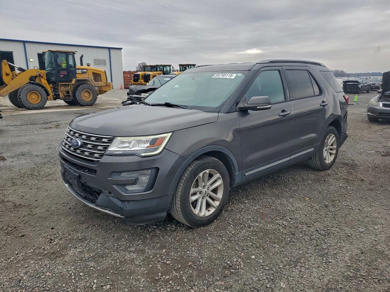 Ford Explorer Xlt Image 1