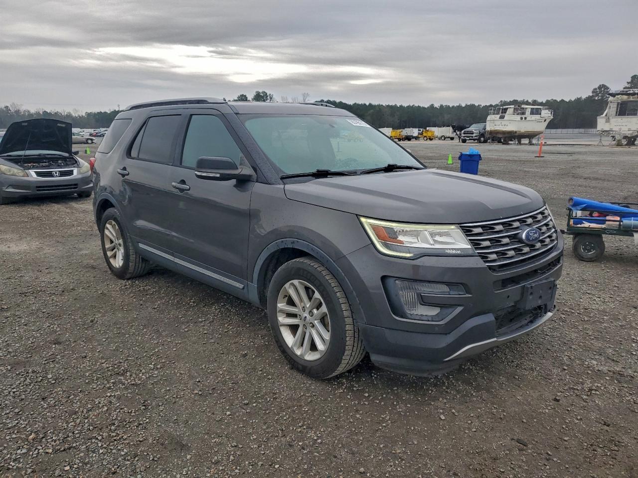 Ford Explorer Xlt Image 4