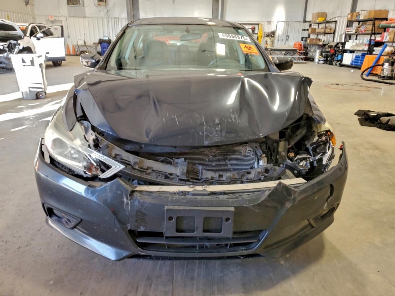 Nissan Altima 2.5 Image 2