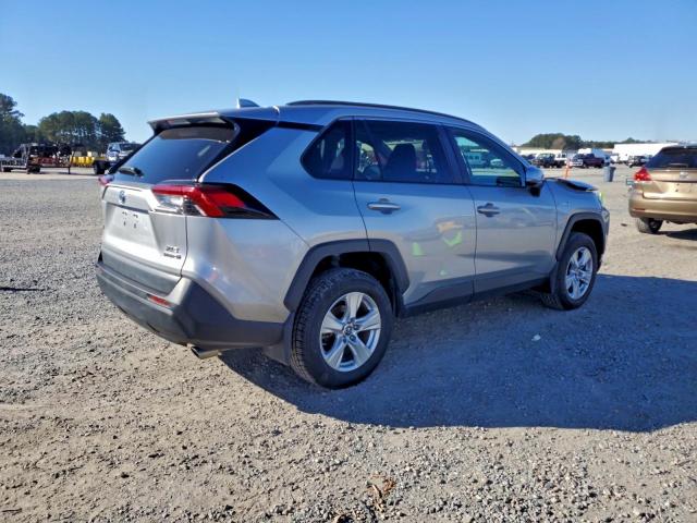 Toyota RAV4 Xle Image 2