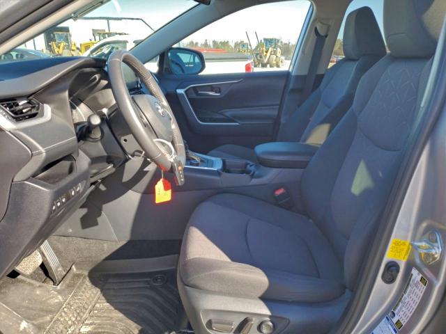 Toyota RAV4 Xle Image 4