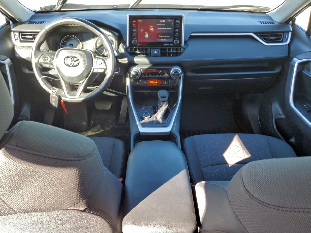 Toyota RAV4 Xle Image 8