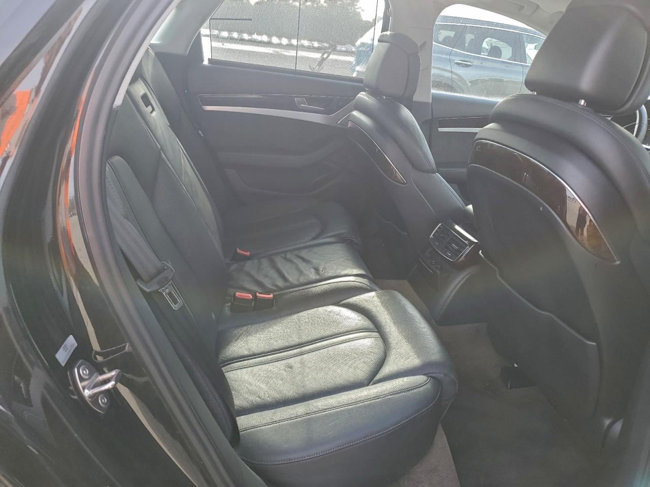 Audi A8 Quattro Image 7