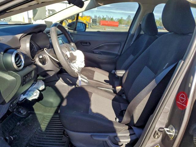 Nissan Versa S Image 9