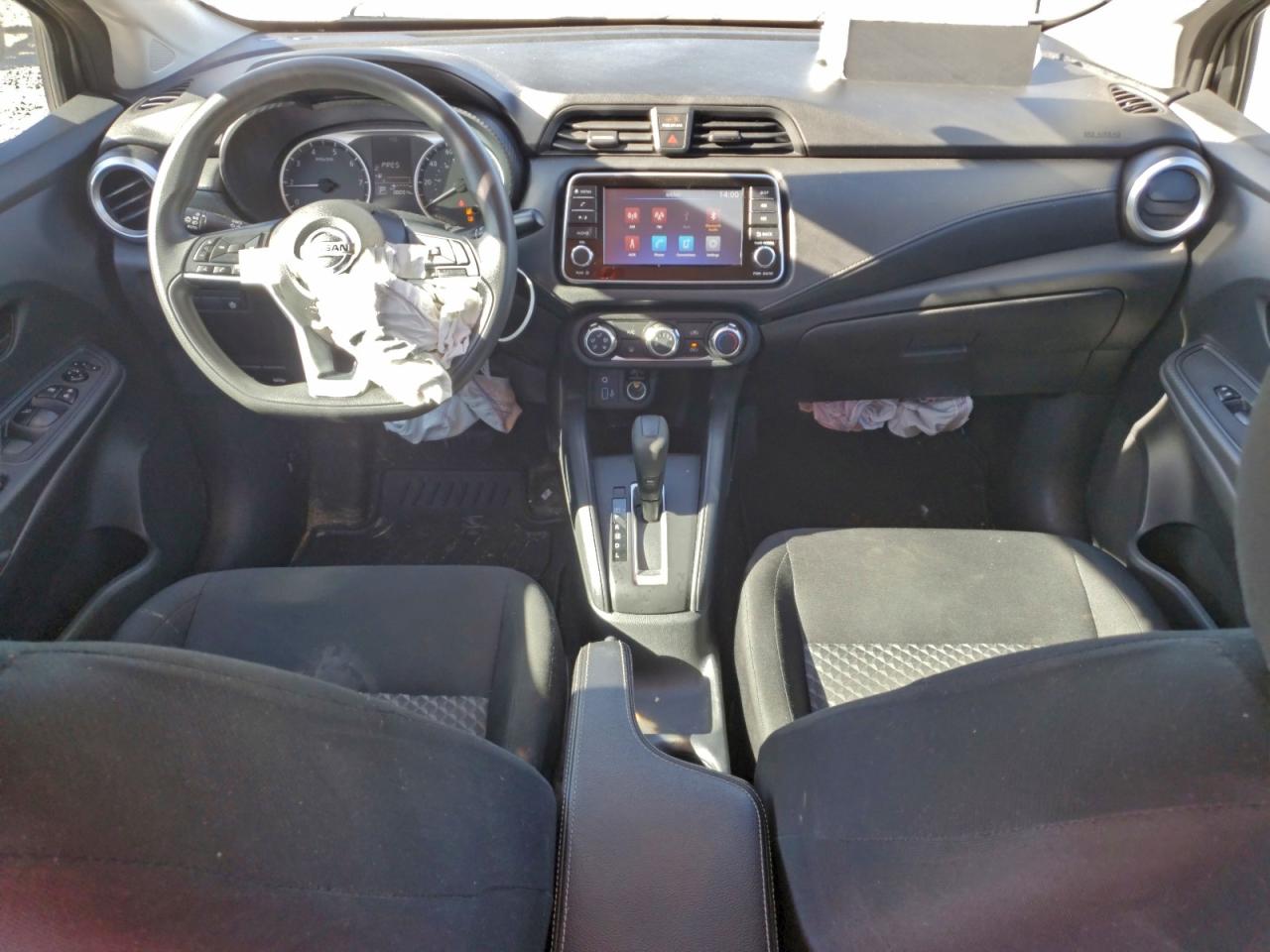 Nissan Versa S Image 10