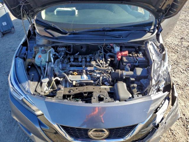 Nissan Versa S Image 8