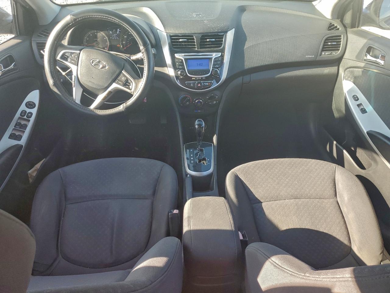 Hyundai ACCENT Gls Image 8