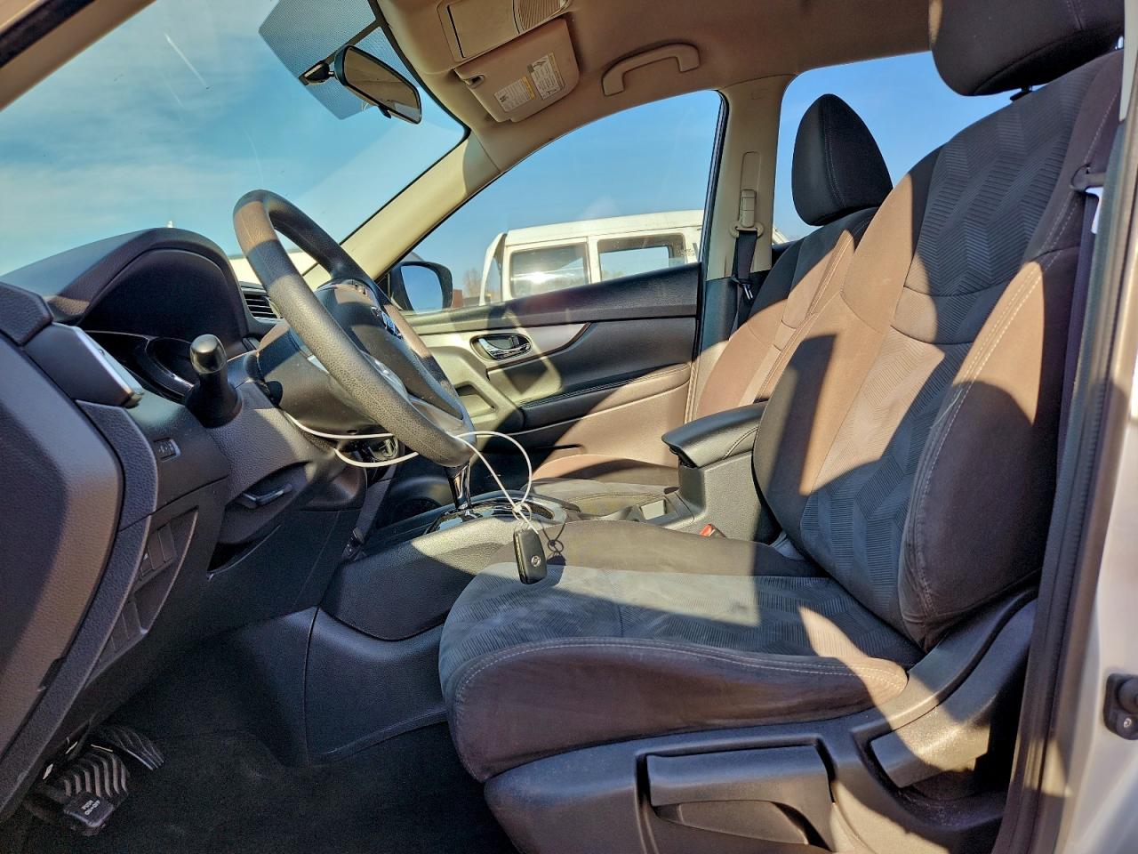 Nissan Rogue S Image 8