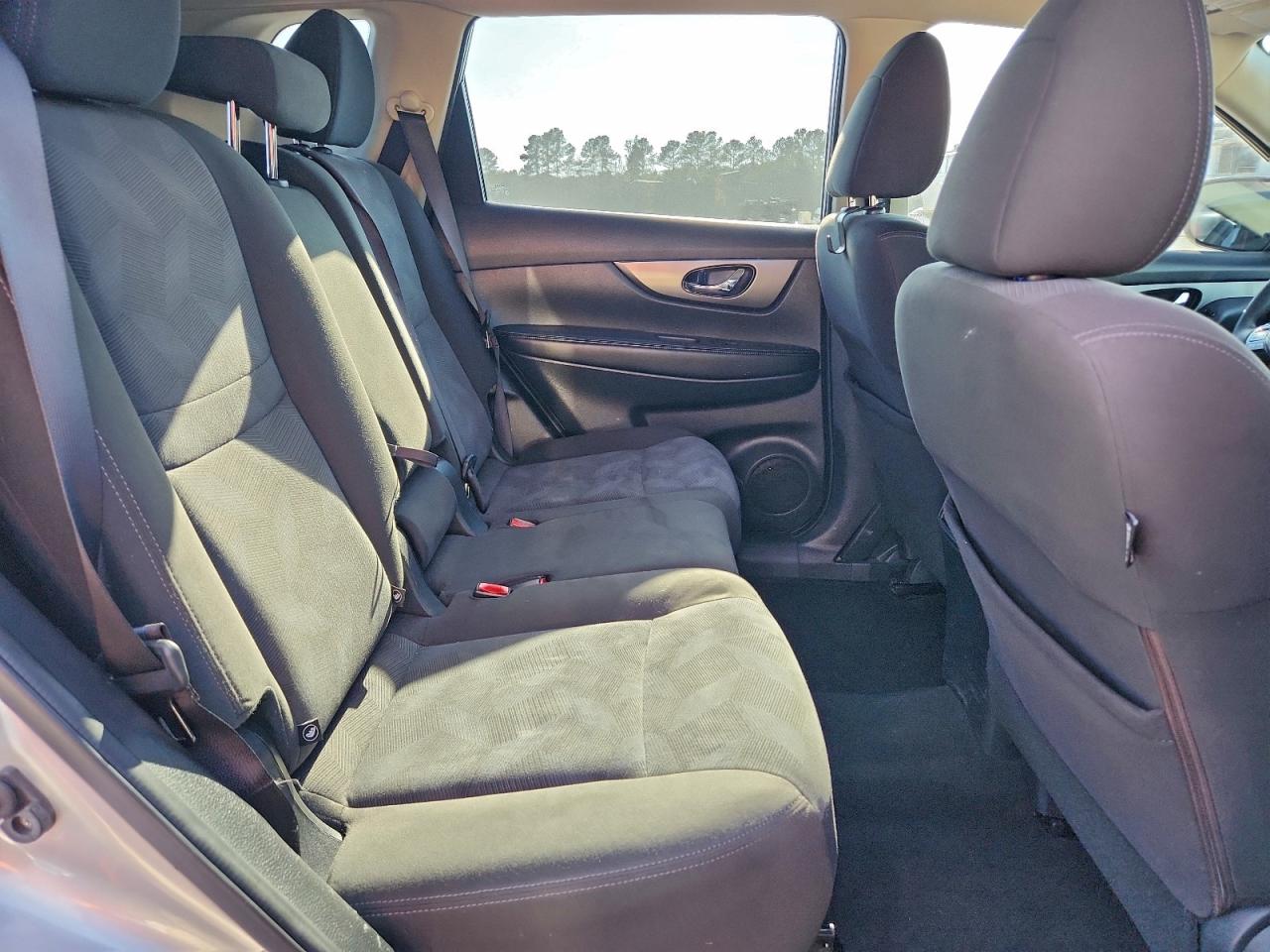 Nissan Rogue S Image 12