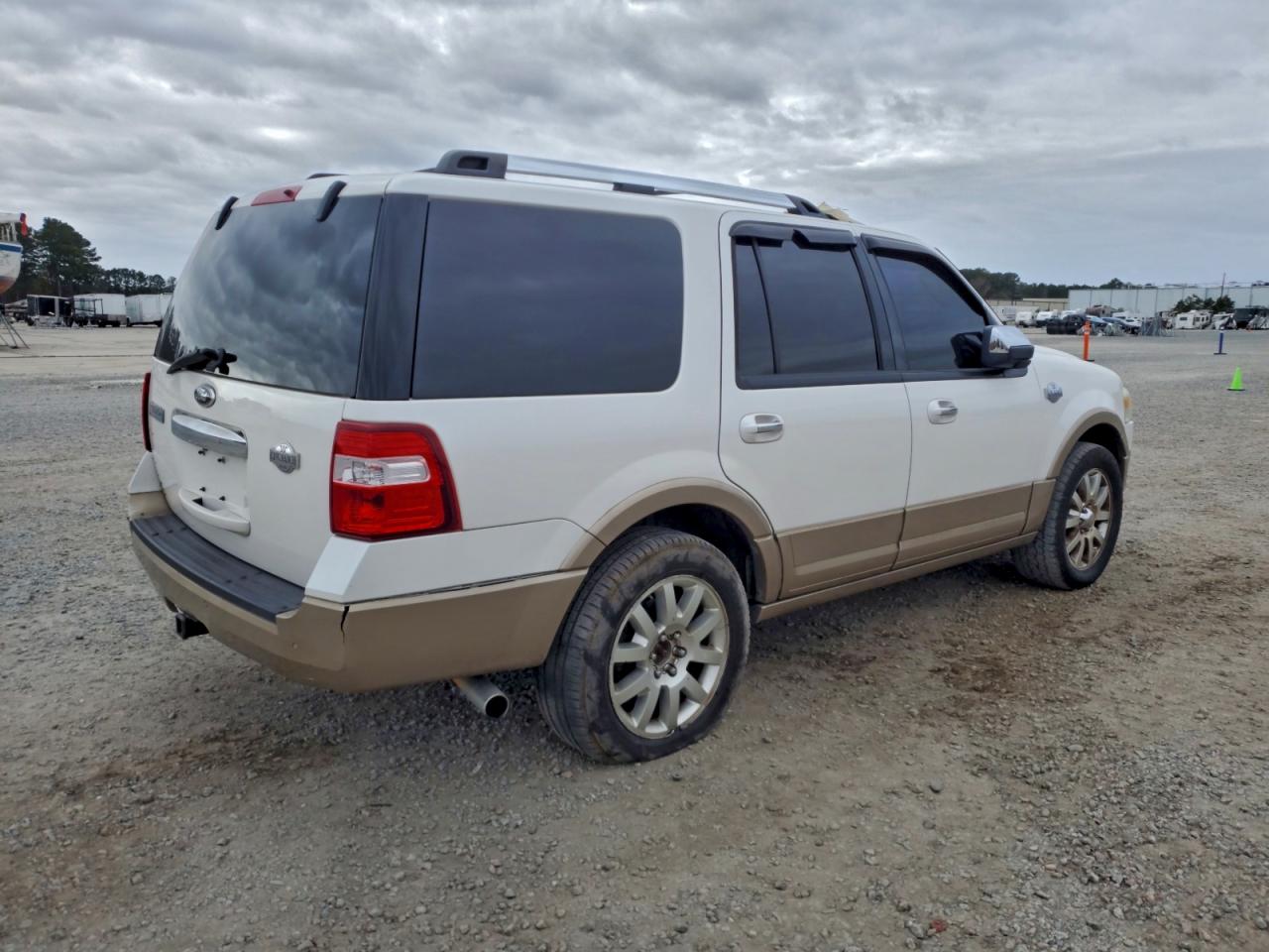 Ford Expedition Xlt Image 4