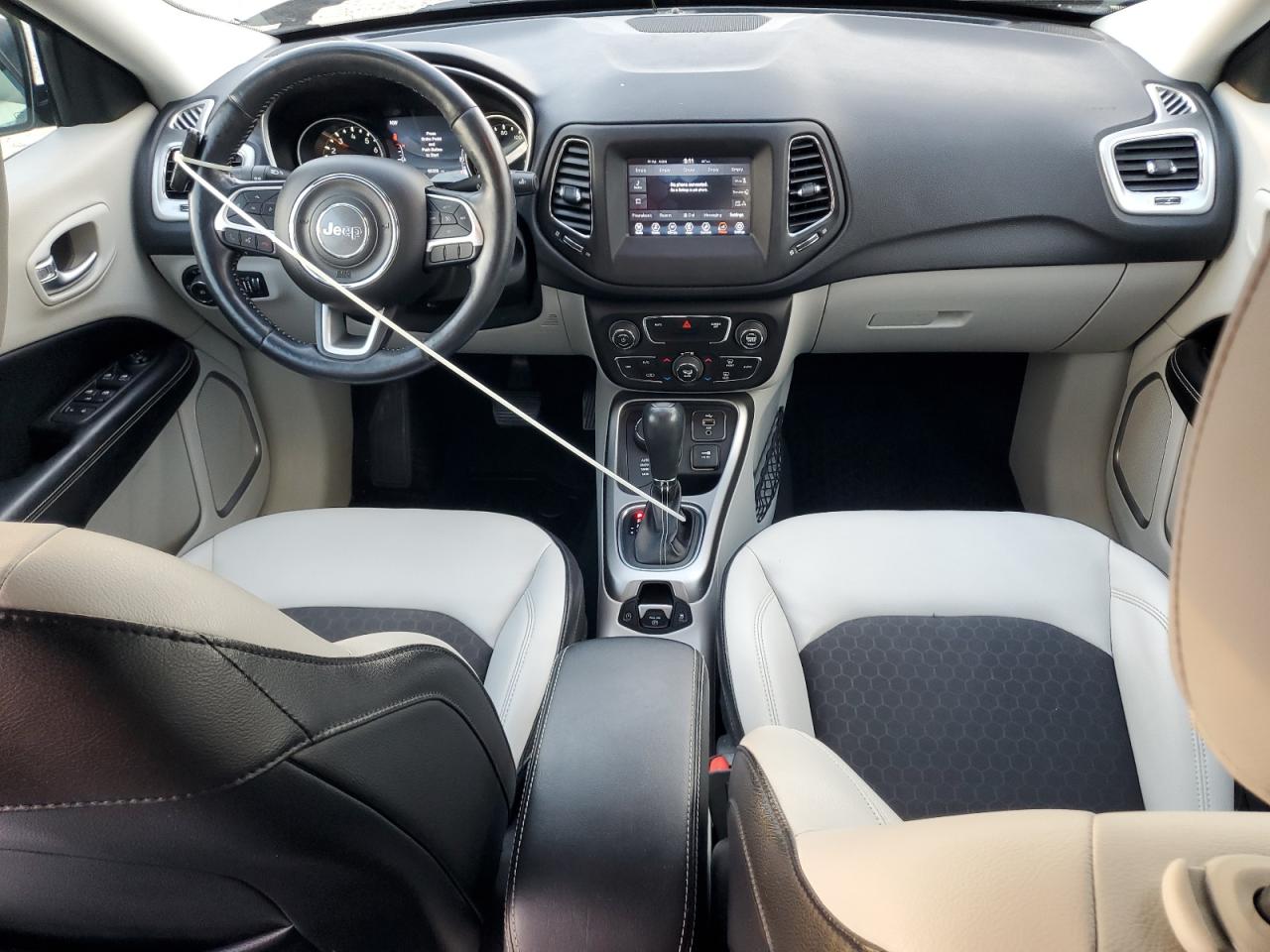 Jeep Compass Latitude Image 6