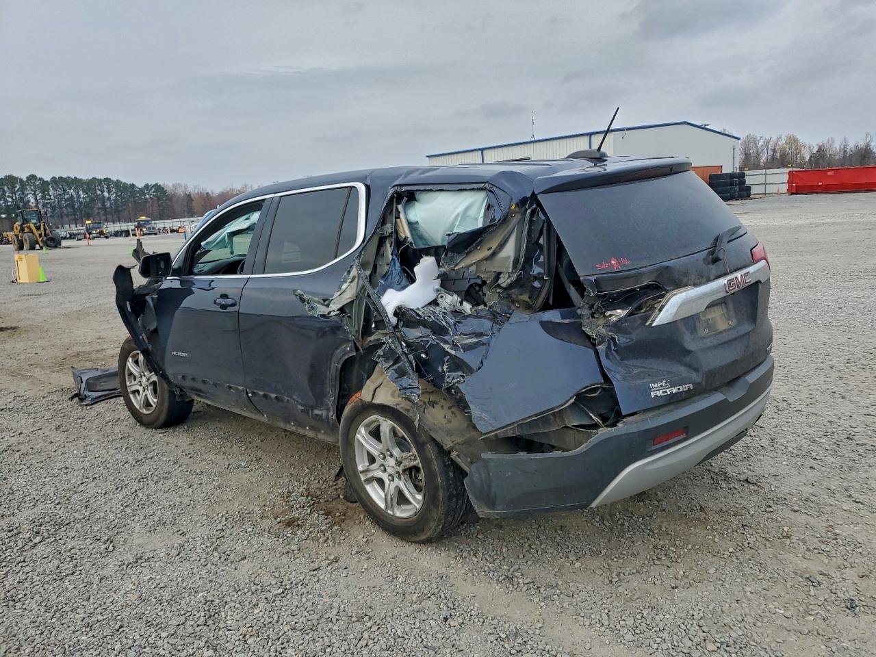 GMC Acadia Sle Image 2