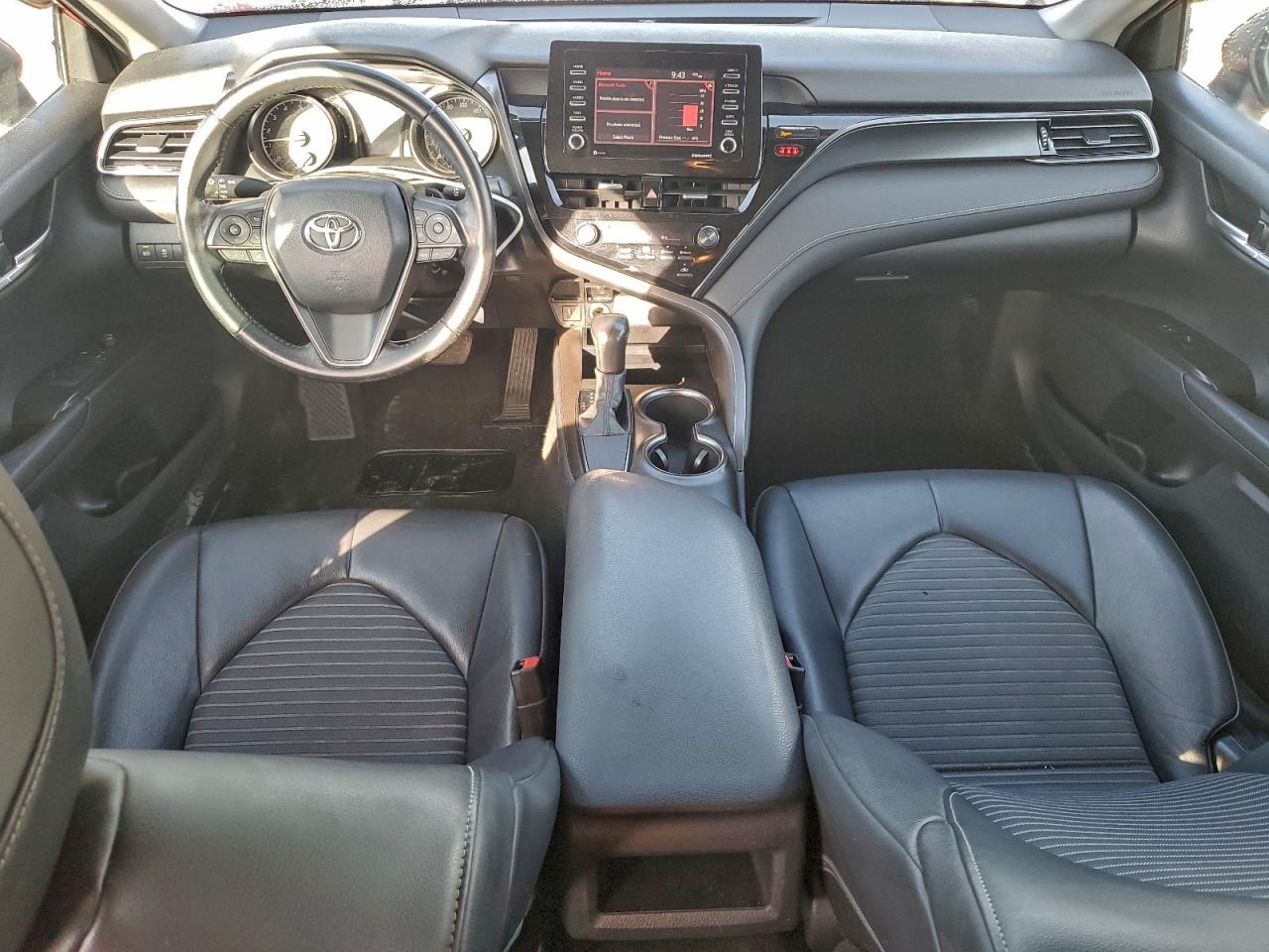 Toyota Camry Se Image 2