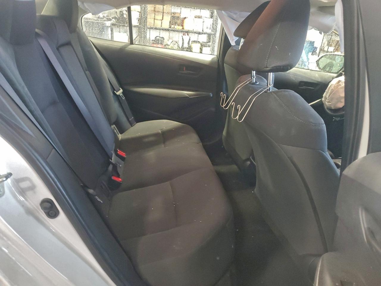 Toyota Corolla Le Image 10